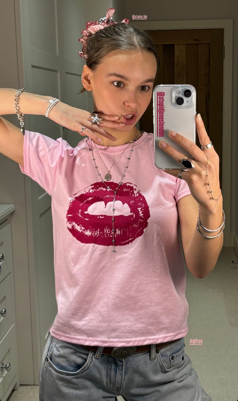 Screen print lips tee